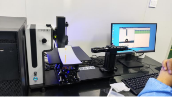 利用接觸角測(cè)量儀器測(cè)量HUD抬頭顯示反光鏡的潤濕性研究